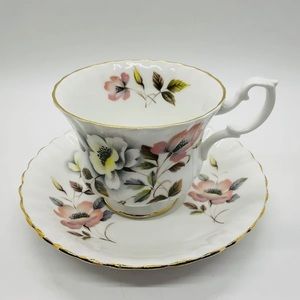 Royal Albert Pink & White Wild Rose Bone China Tea Cup & Saucer Preowned Unused.